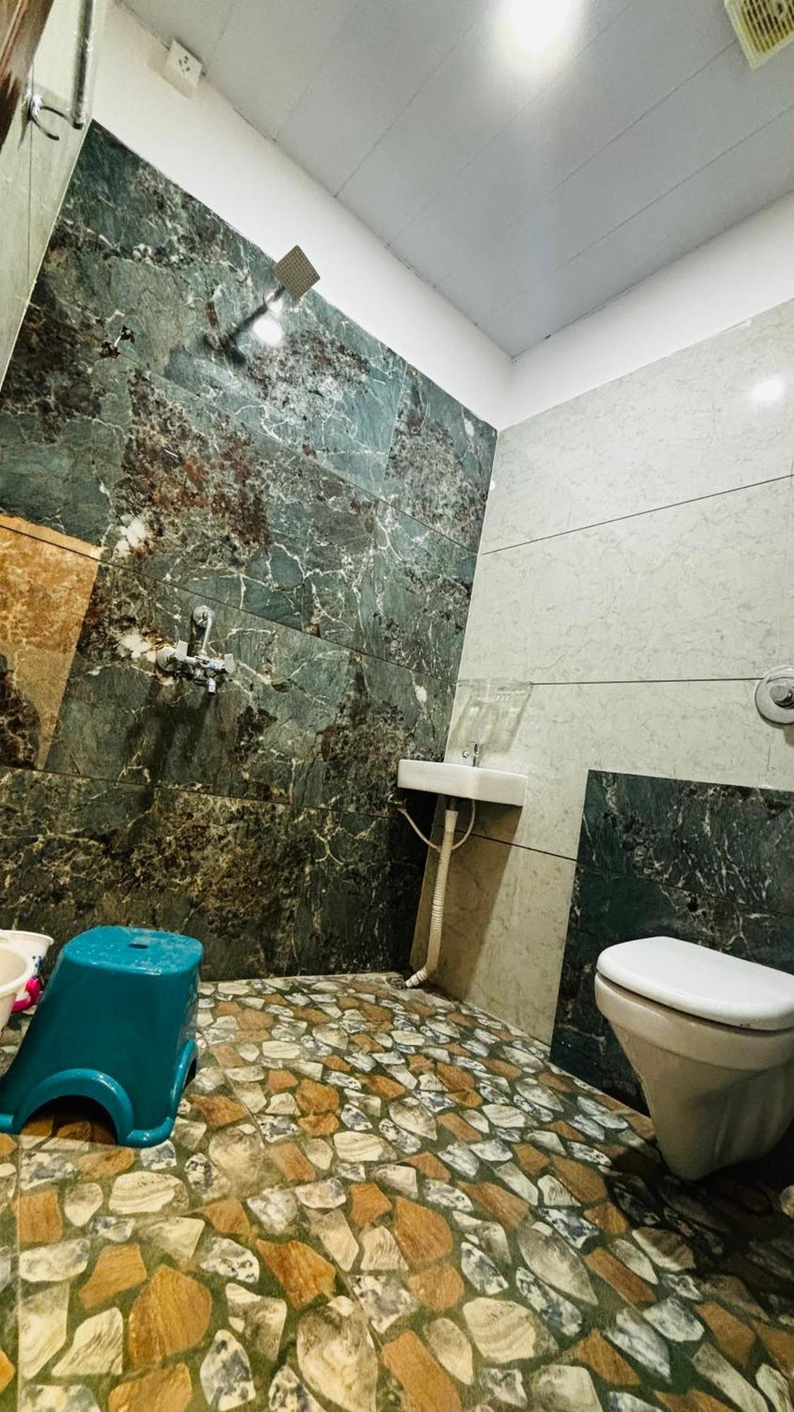 Hotel Shreenidhi Comfort Stay Ujjain Esterno foto